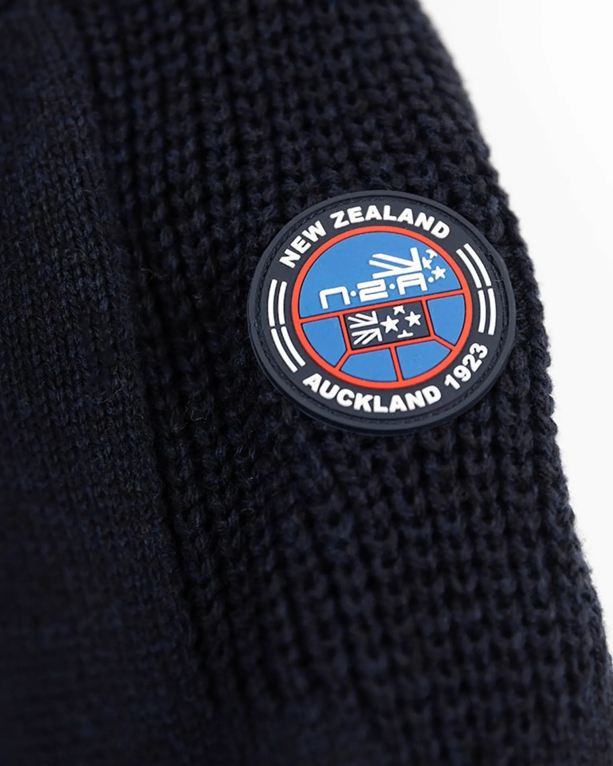 NZA New Zealand Auckland Gebreide trui met halve knoopssluiting -