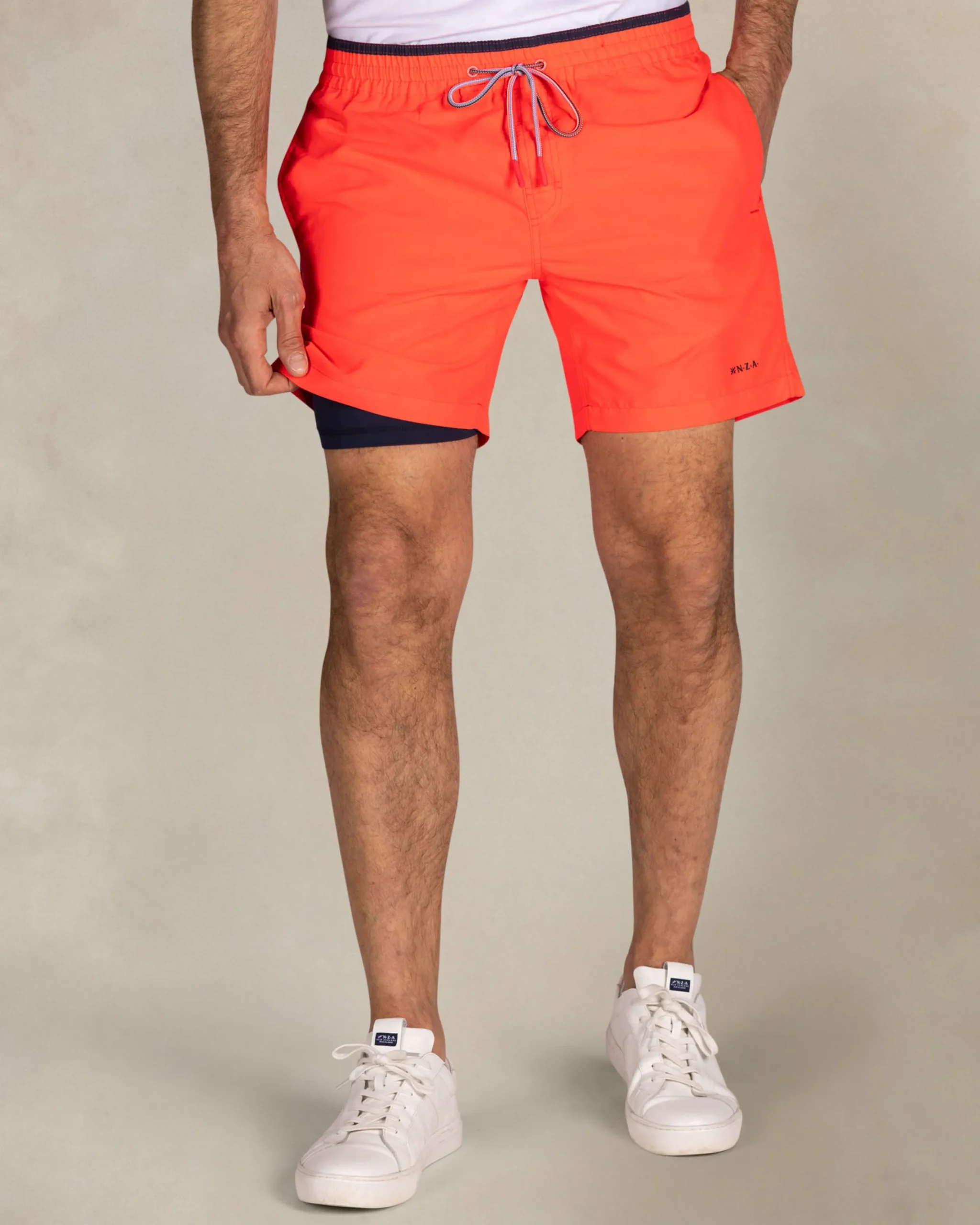 NZA New Zealand Auckland Knalrode zwembroek met navy details